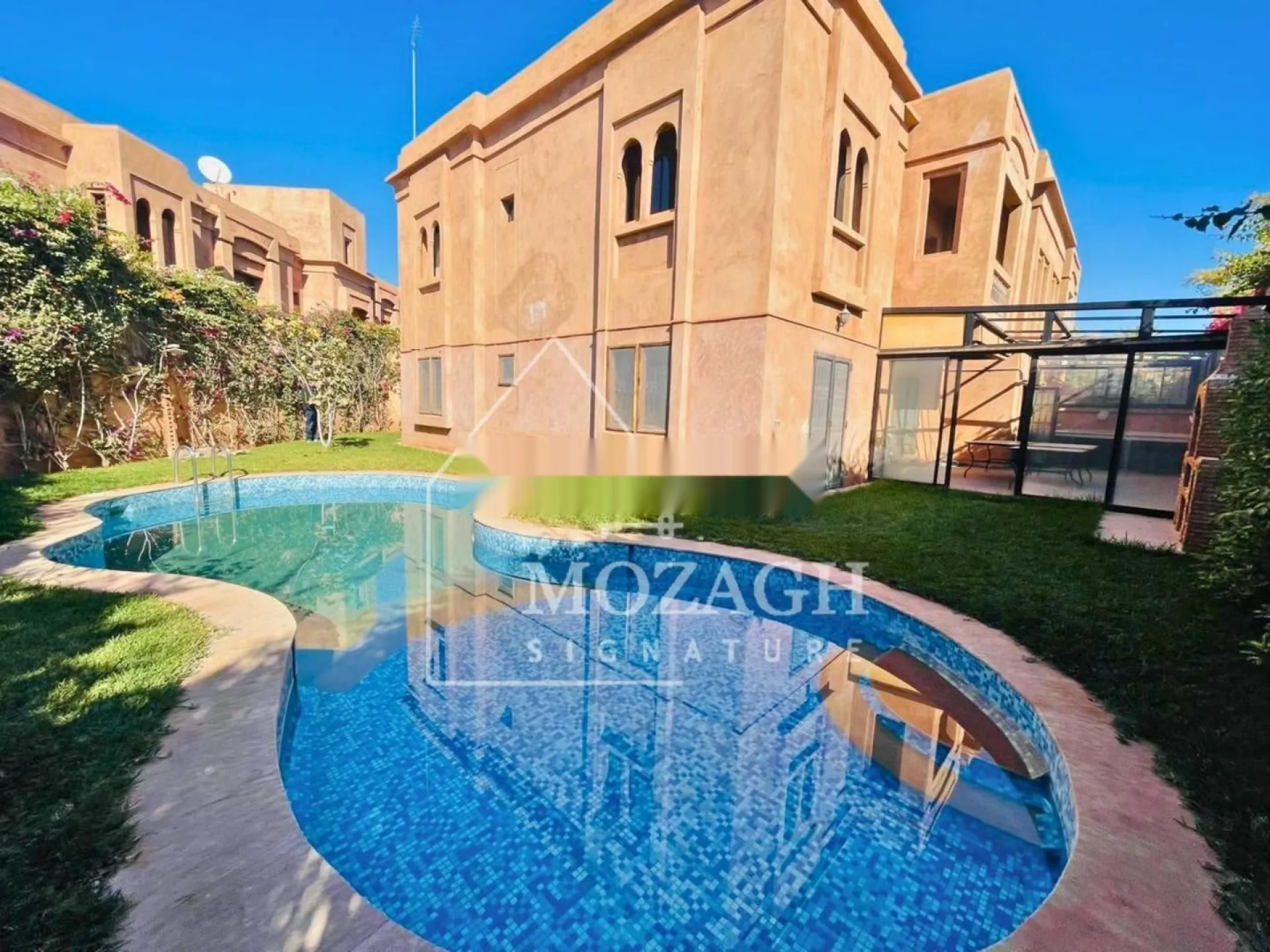 Magnifique rez de jardin avec piscine privée
