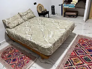 للعائلات والأشخاص المحترمين