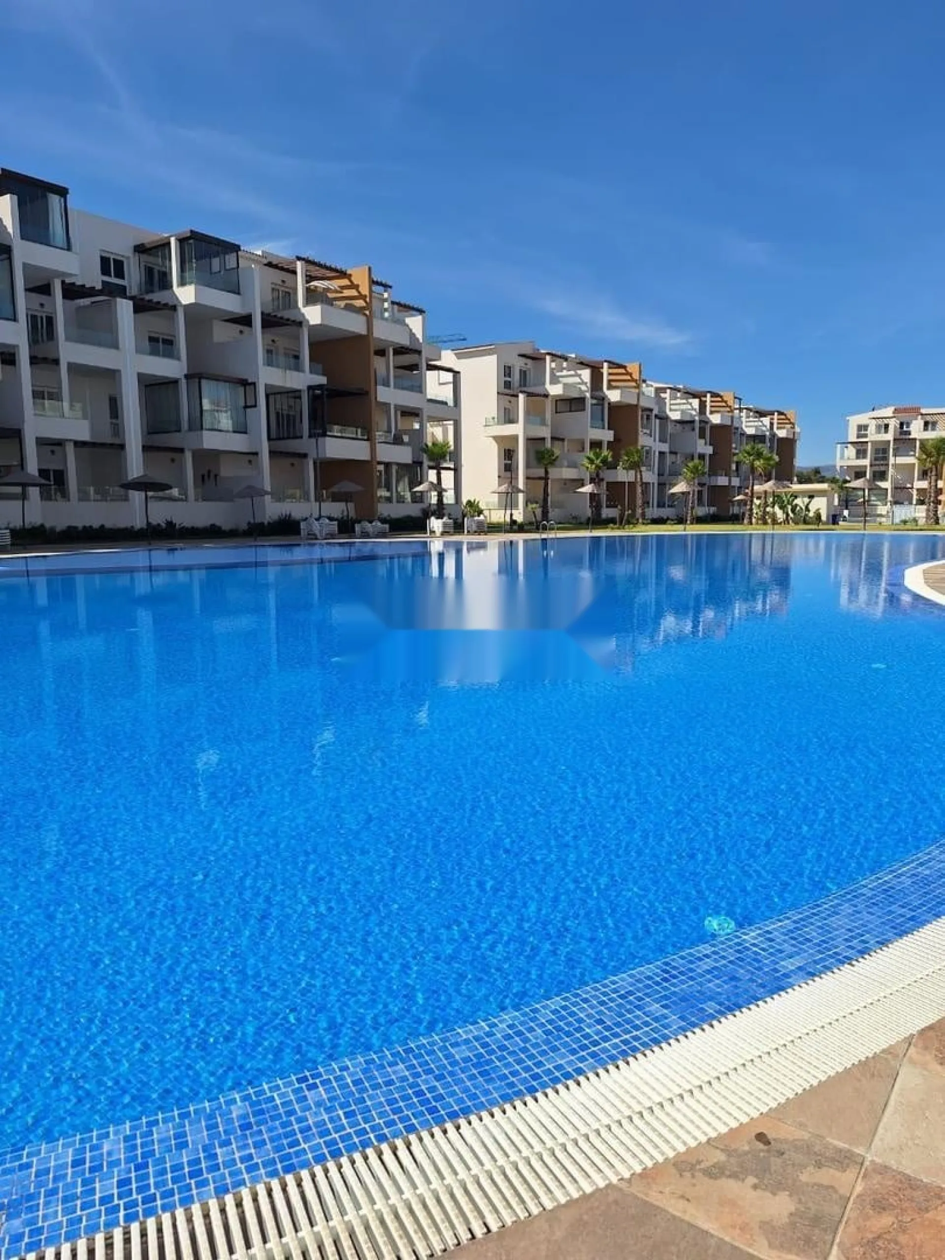 Appartement de luxe avec vue sur la piscine