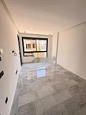 Studio vide à louer