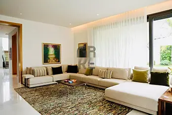 Villa avec piscine Ultra Luxe à Vendre à Souissi