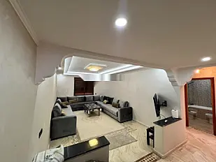 Appartement à louer avec piscine et place parking
