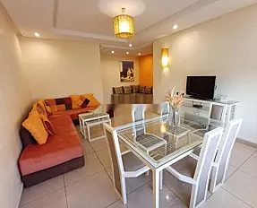 Haut standing • 100m² • Piscine & confort