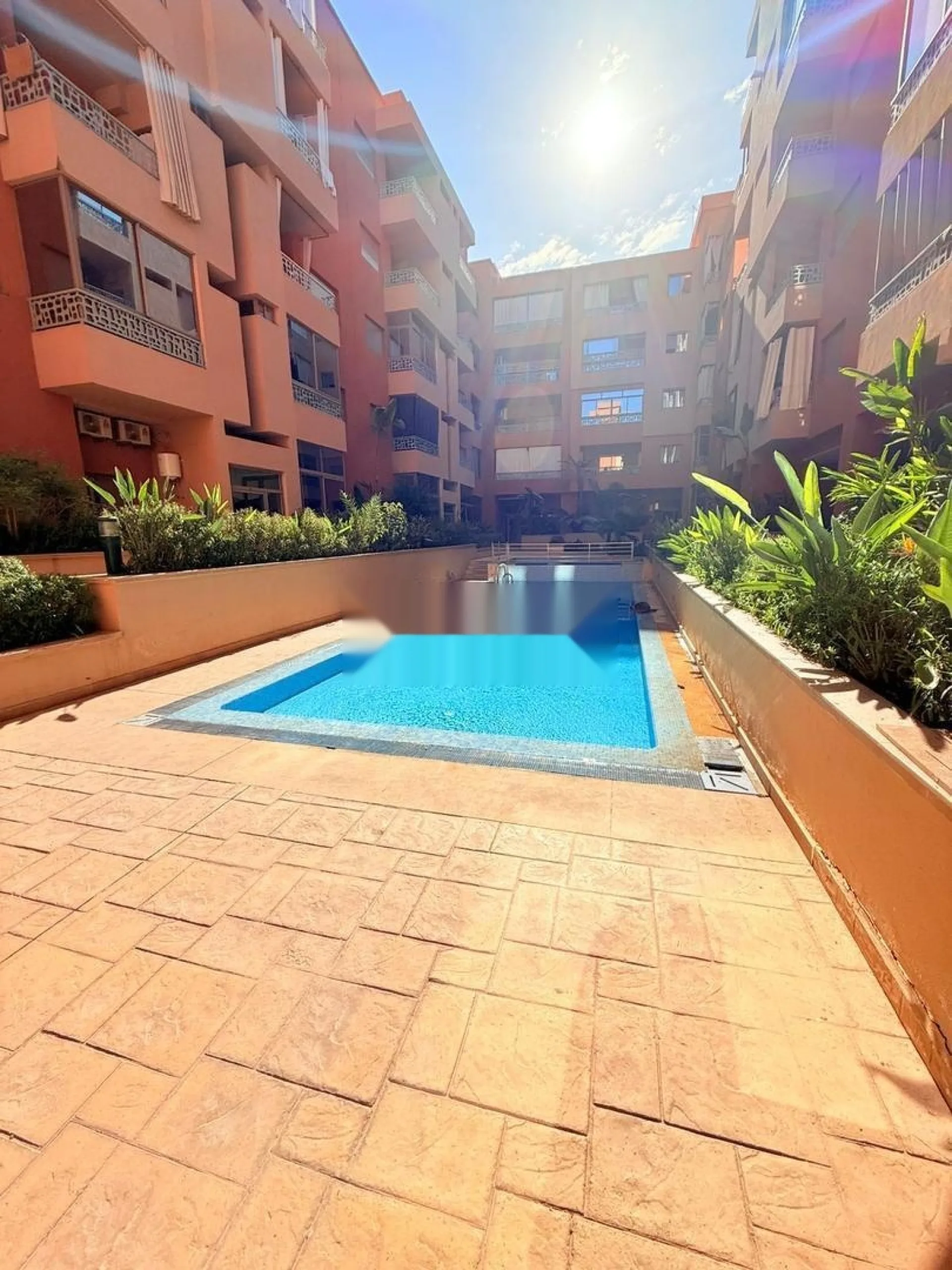 Appartement moderne avec piscine