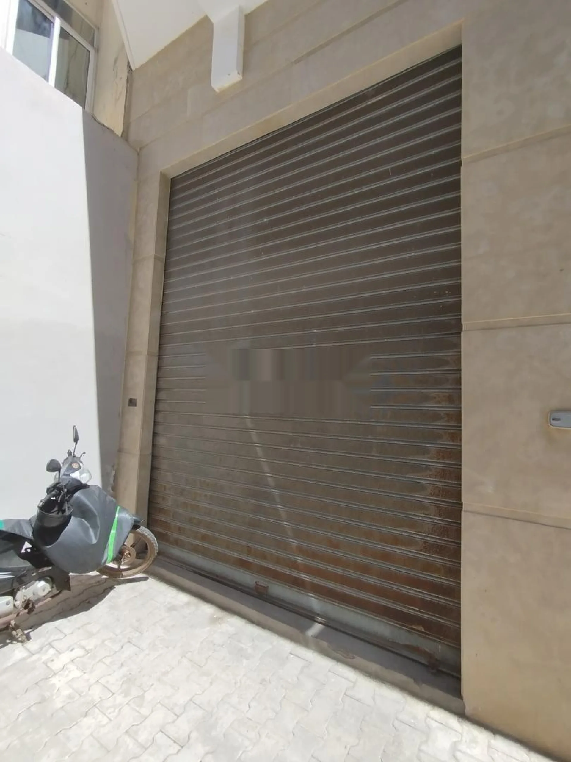 محل تجاري 142 متر مربع، ملحق المعاريف