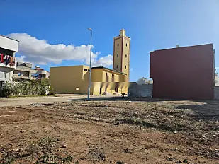 Villa d'angle de 255 m² en face de la mosquée