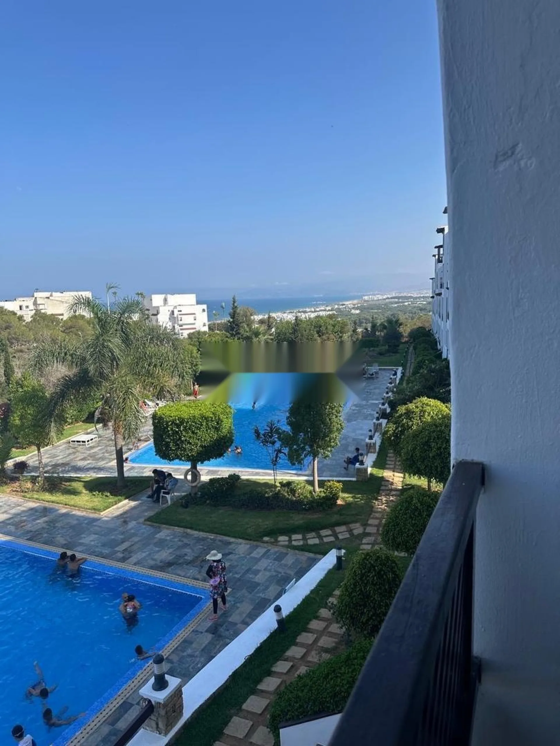 Vue mer et piscine