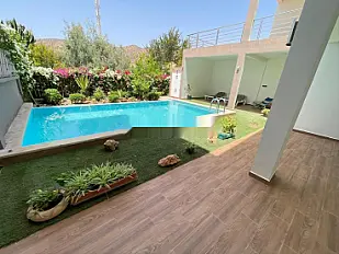 Belle villa à vendre à imi ouaddar avec piscine