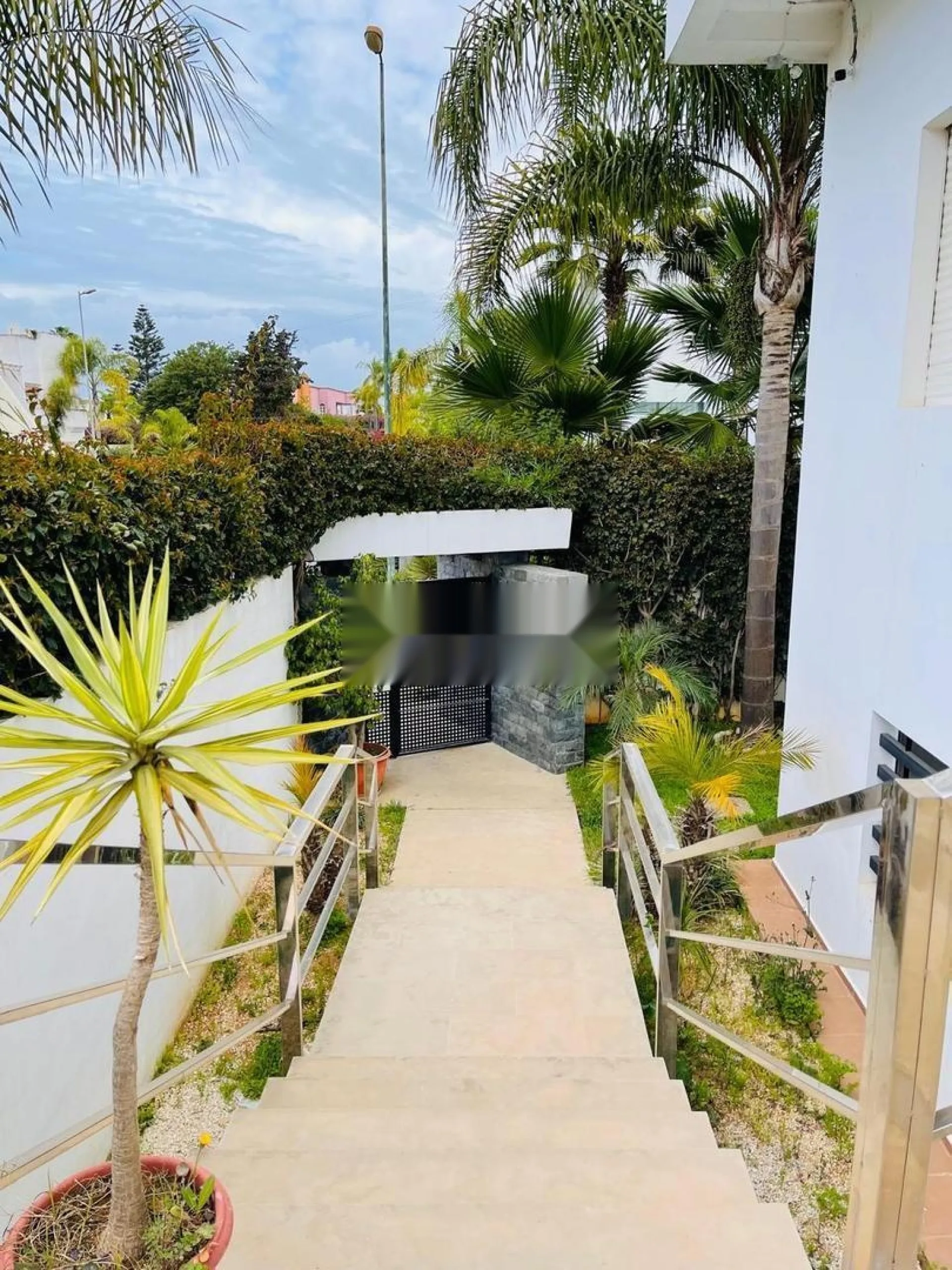 Vente d'une villa de 378 m² (BIR RAMI EL MENZEH)
