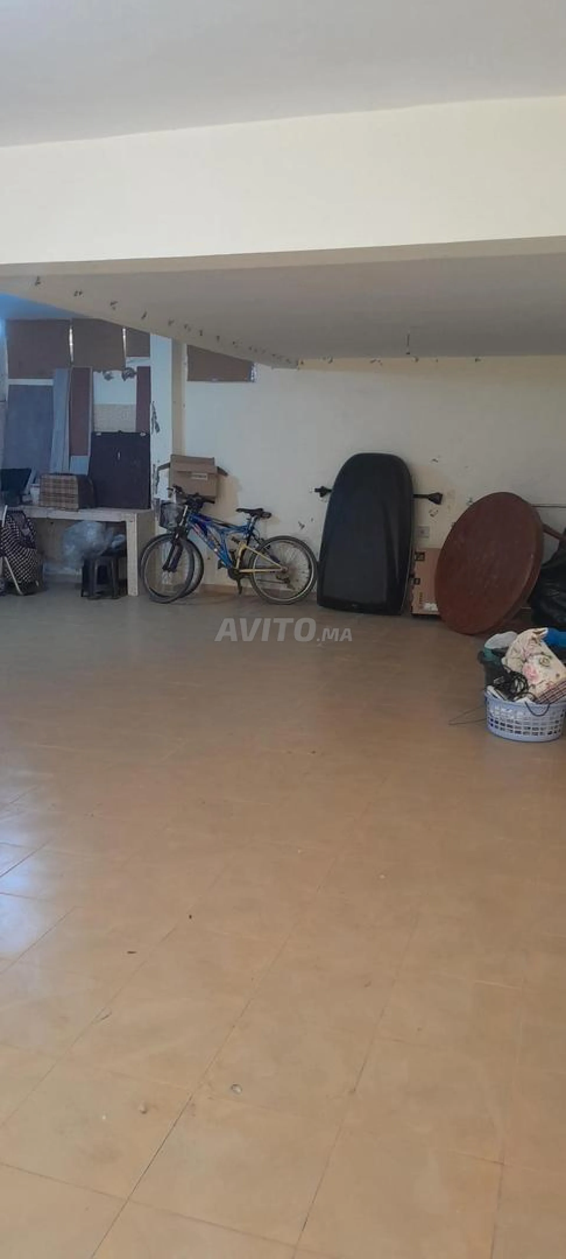 Cave usages dépôt à skikina