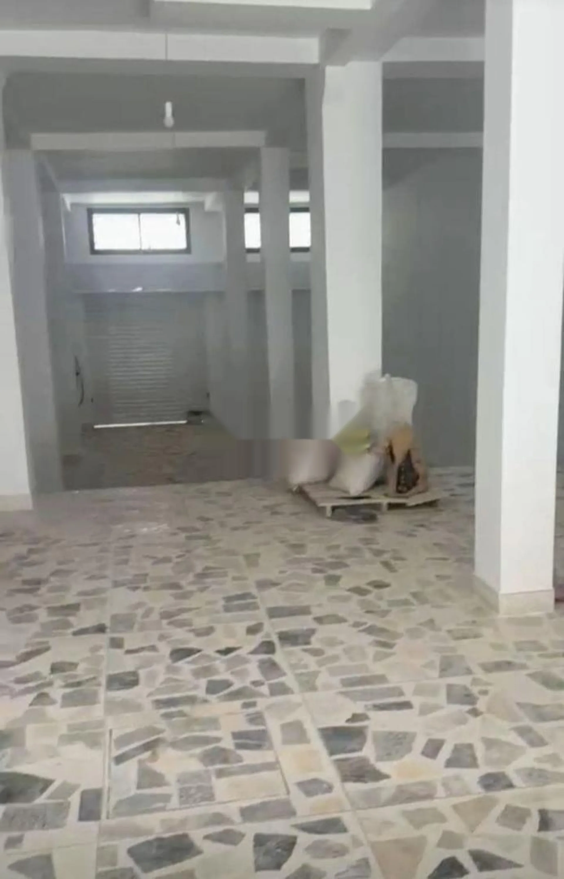 محل تجاري 210 متر مربع