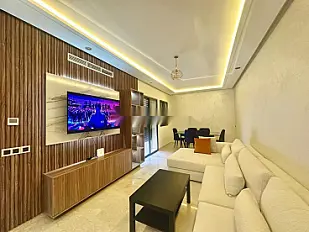 appartement moderne avec piscine