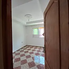 Appartement 4 pièces 102 mètres ascenseur syndic sur la rue