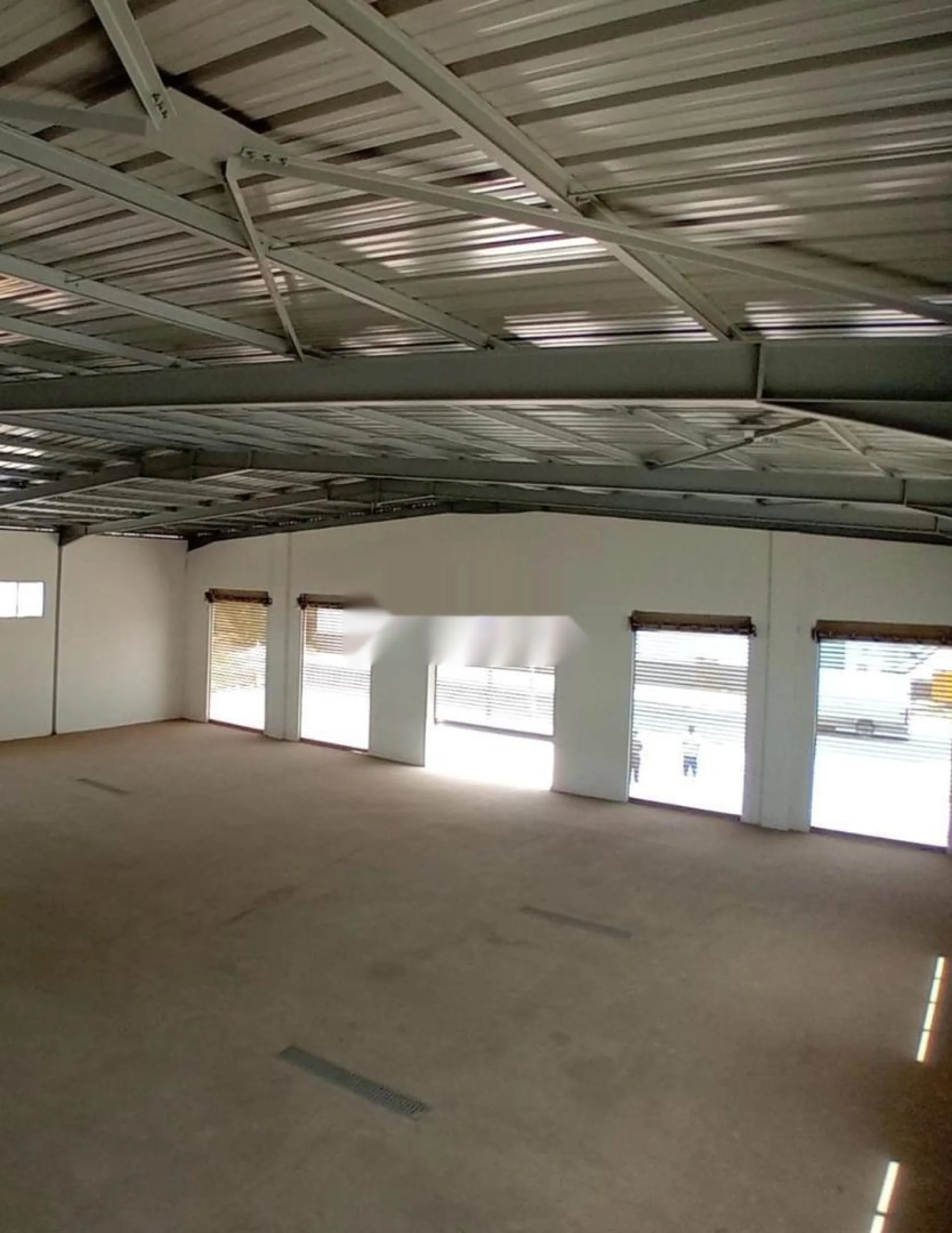 Bonne Affaire Dépôt 2500 m² à Tassila