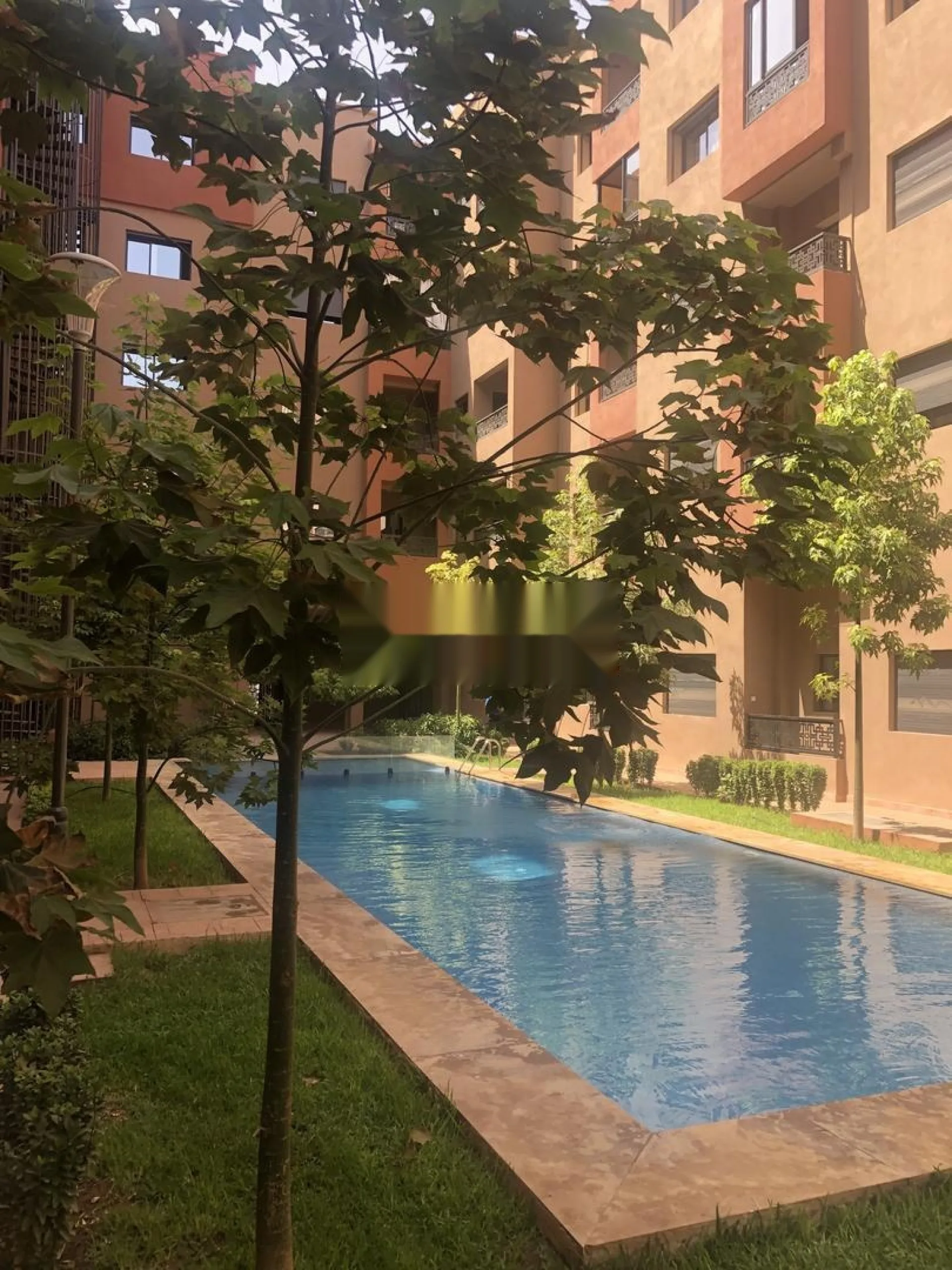 A vendre Appart 84 m² avec piscine 2km de gueliz