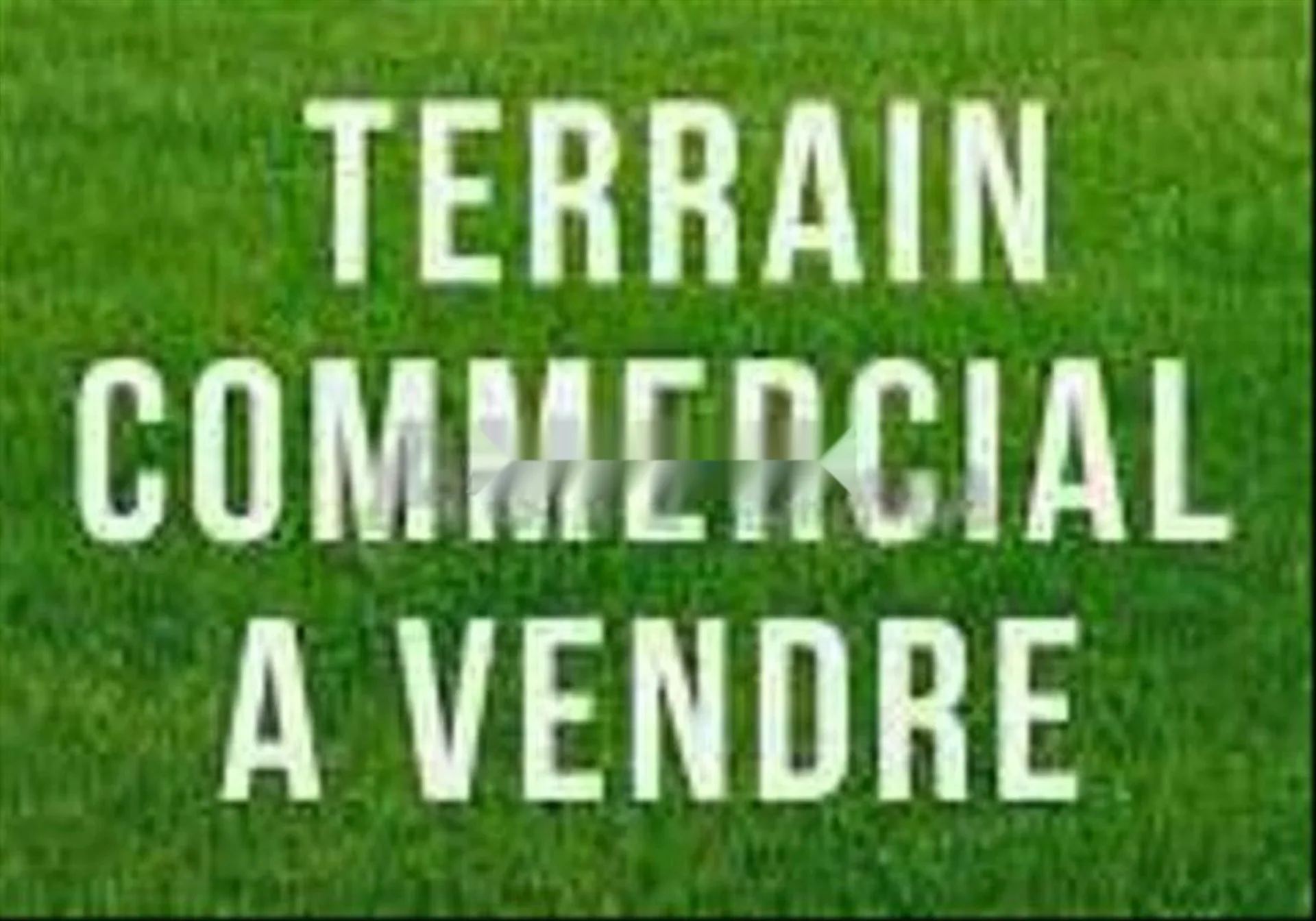 Terrain commercial à vendre