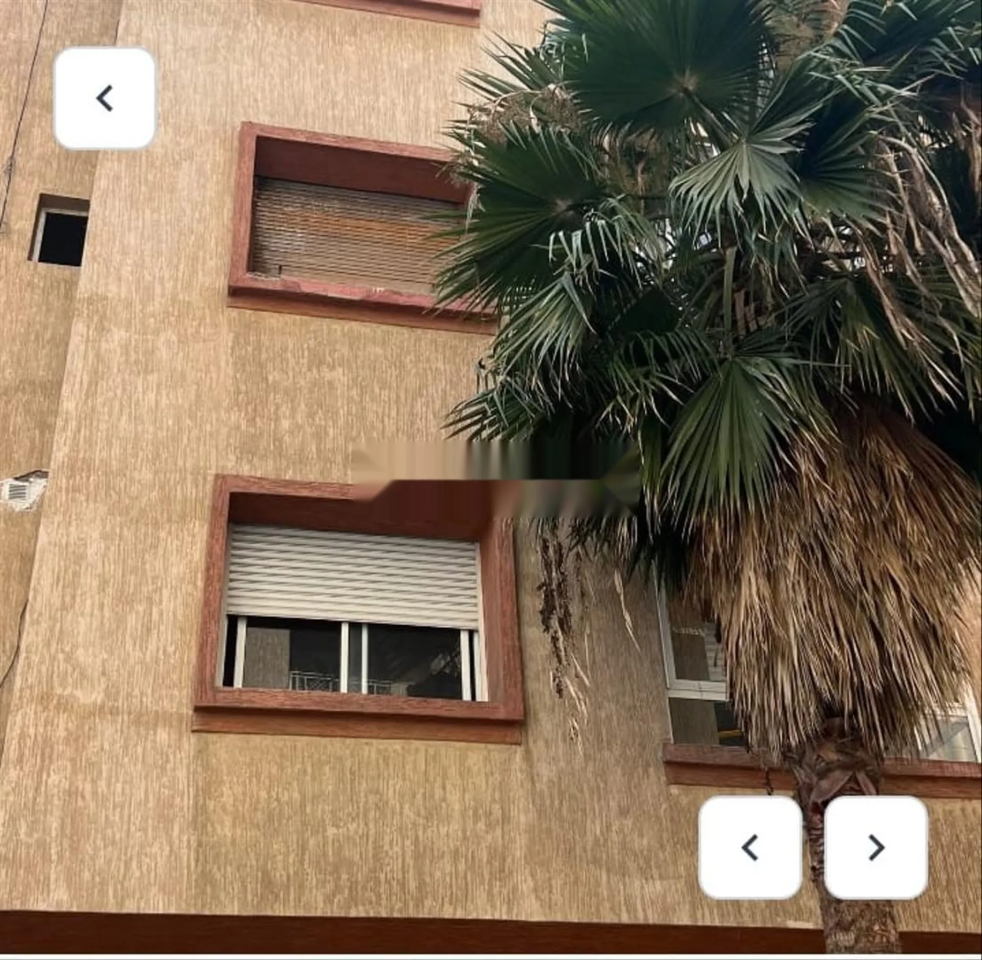 مبنى للبيع