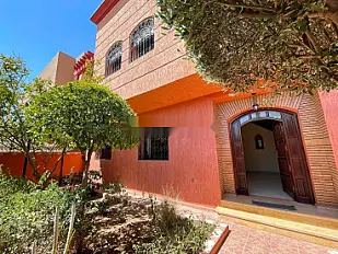Villa vide à louer située à Izdihar