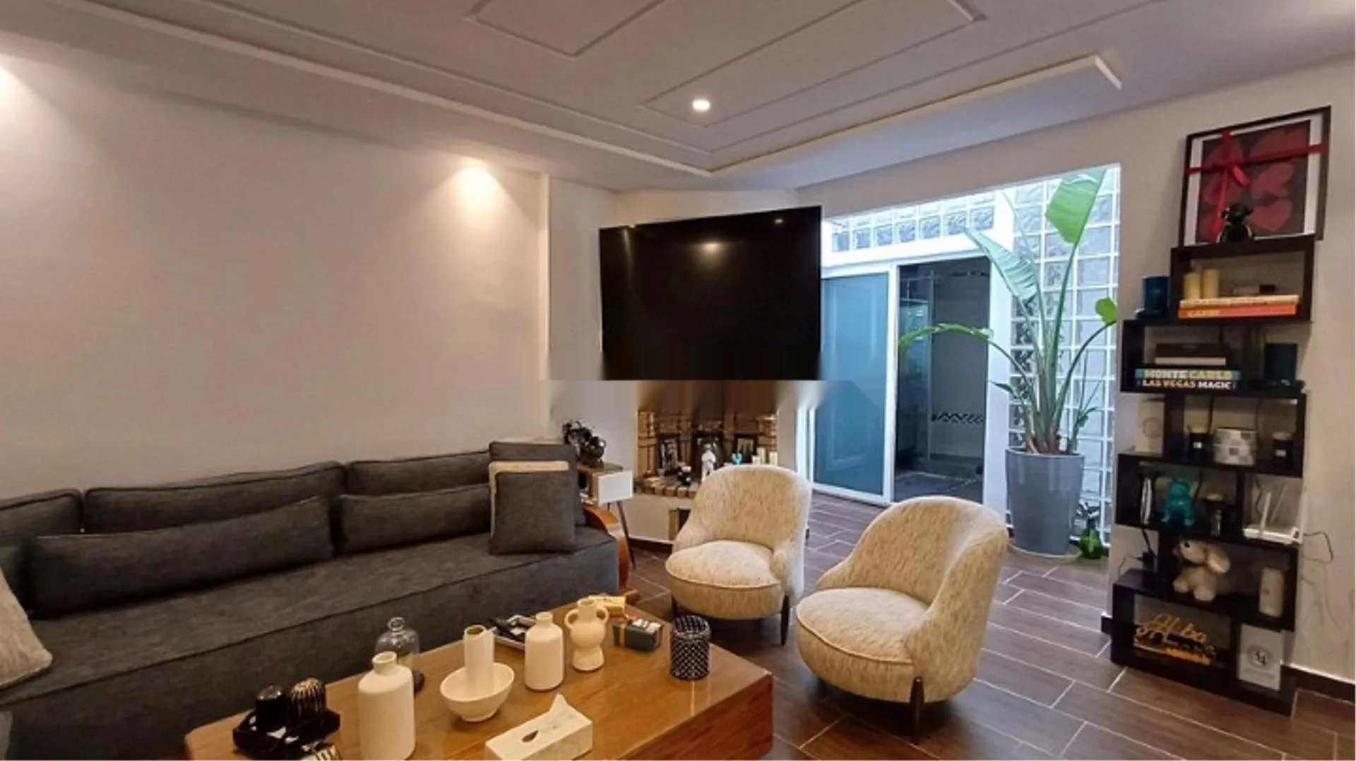 STUDIO 67 M² RÉNOVÉ À BOURGOGNE OUEST