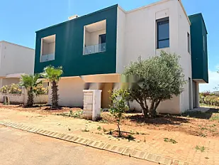 MAGNIFIQUE VILLA NEUVE SUR BOUSKOURA