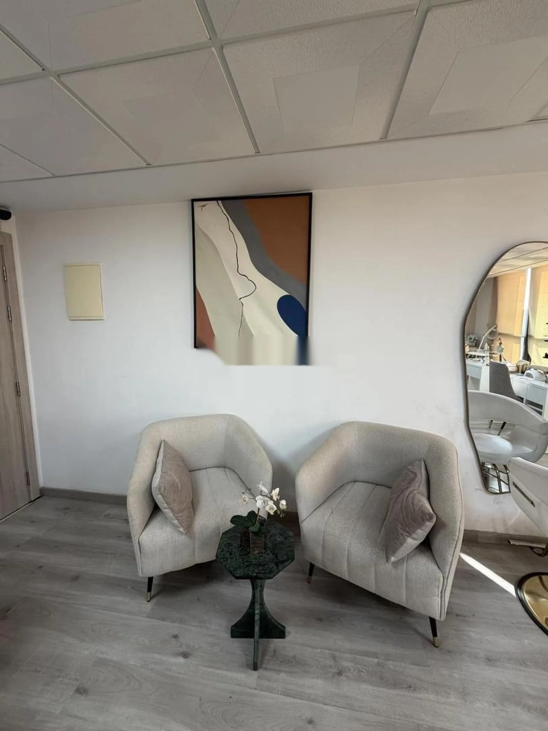 Salon de beauté à louer