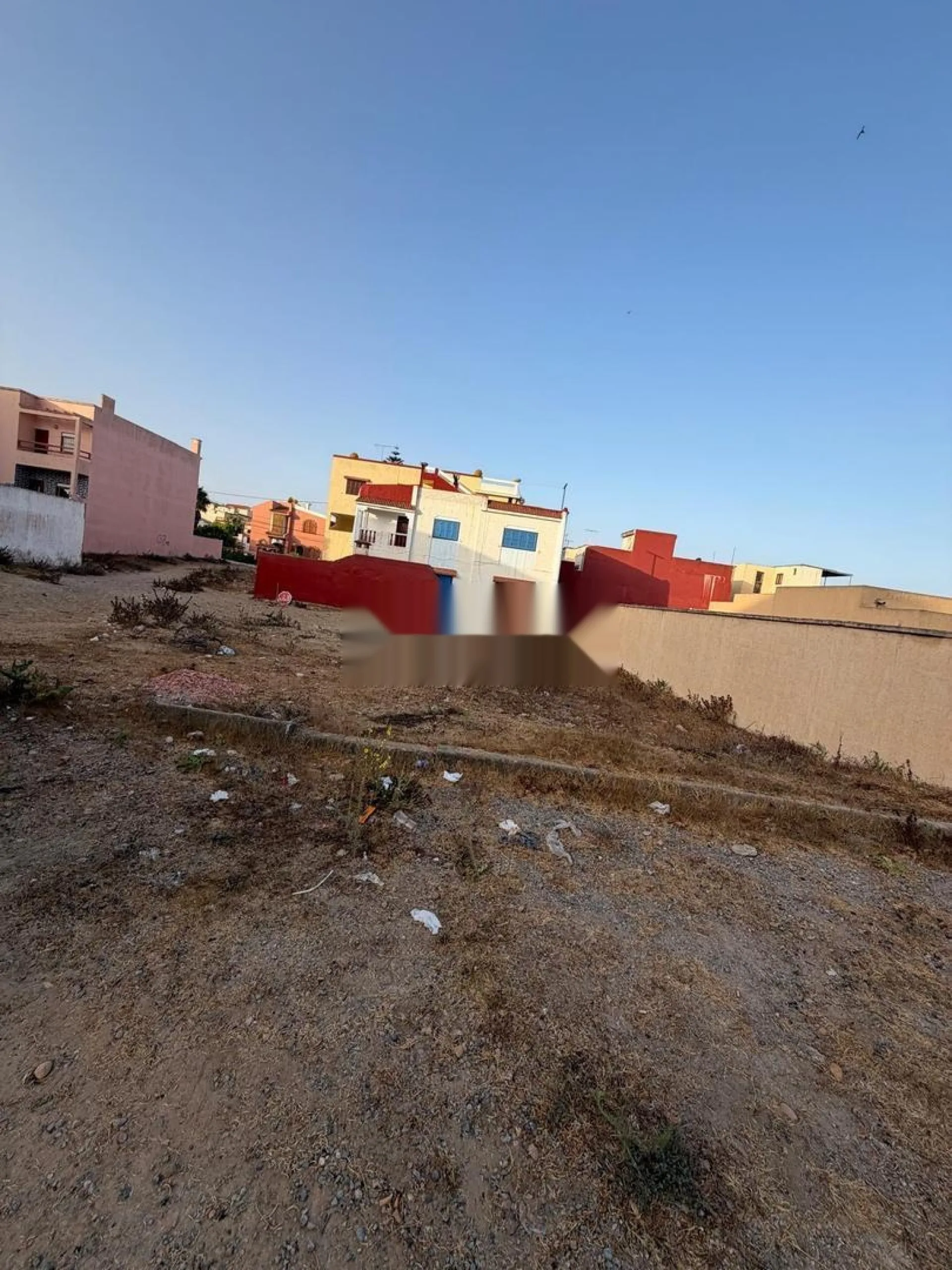أرض لبناء فيلا مع إطلالة على البحر