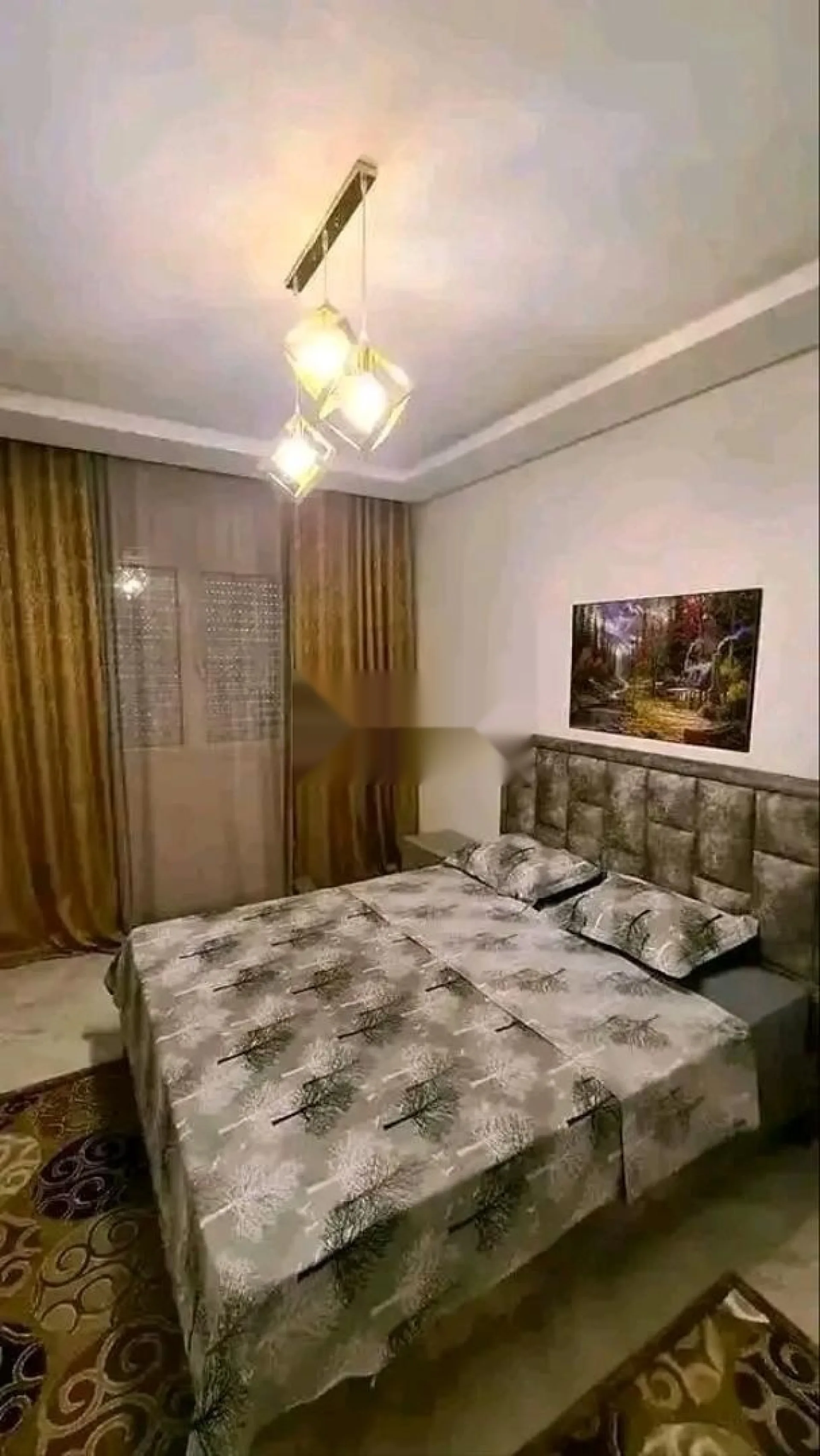 شقة مرتبة ونظيفة في حي راقي مع موقف للسيارات