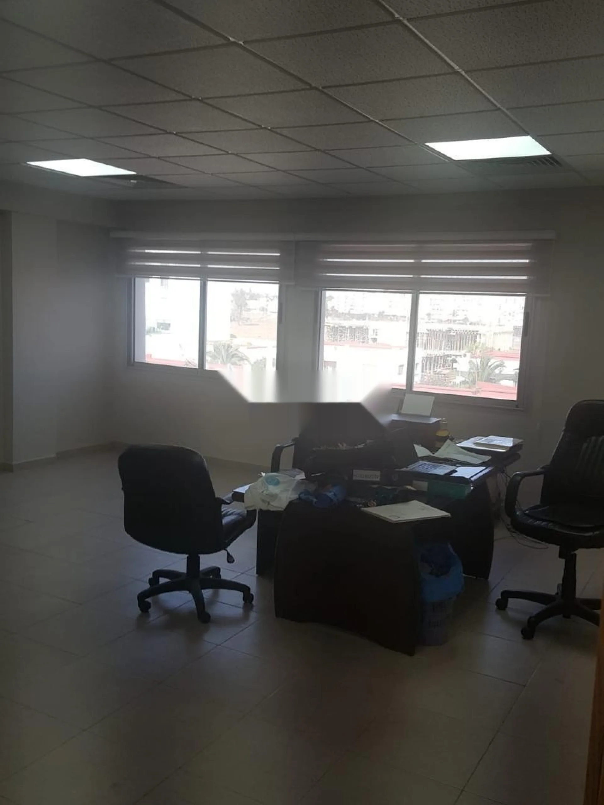Bureau 51m à Oasis bien situé BD jerada