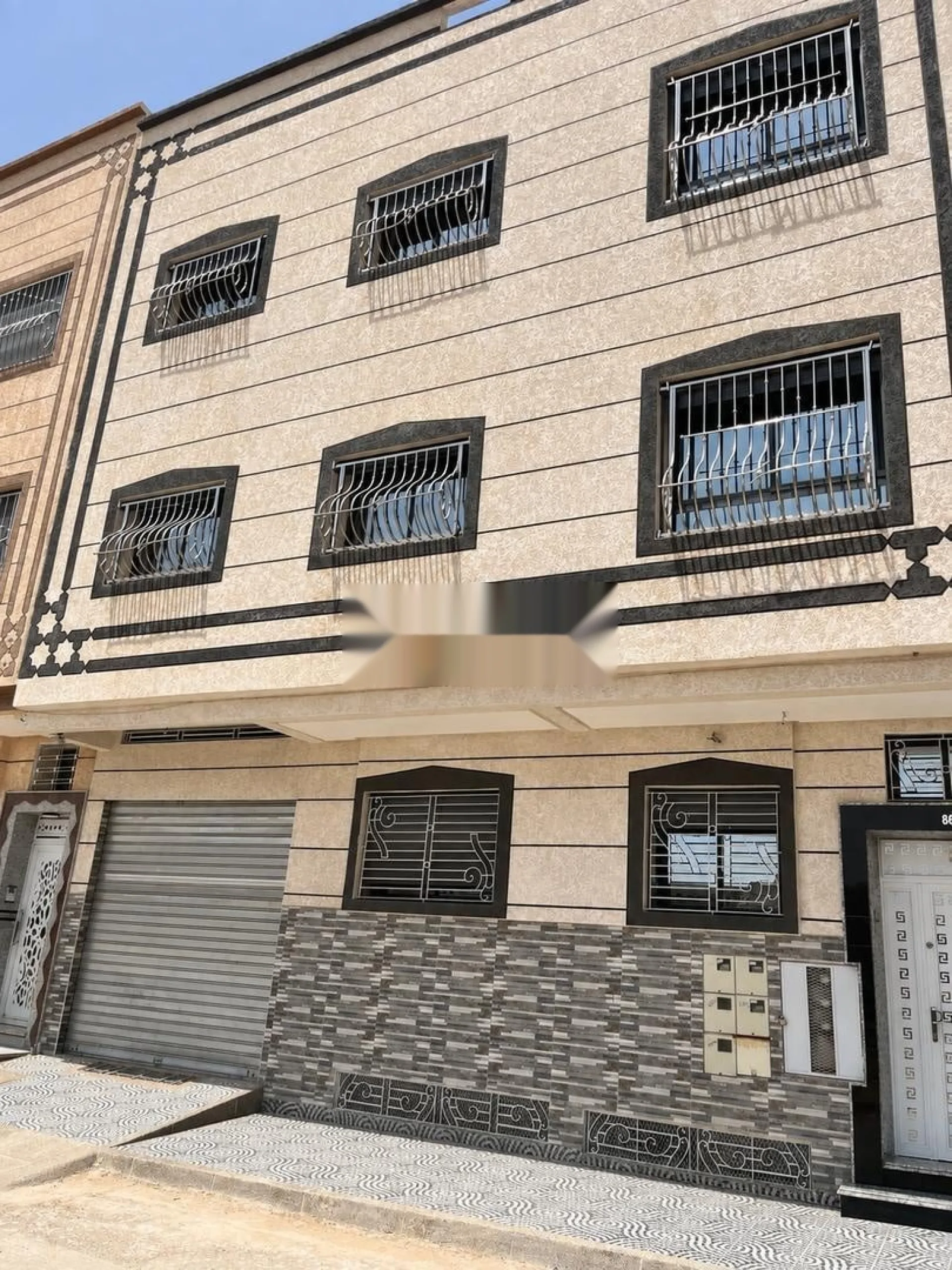 تجزئة عمر بالقرب من فندق داليا