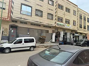 شقق ومحلات تجارية للبيع