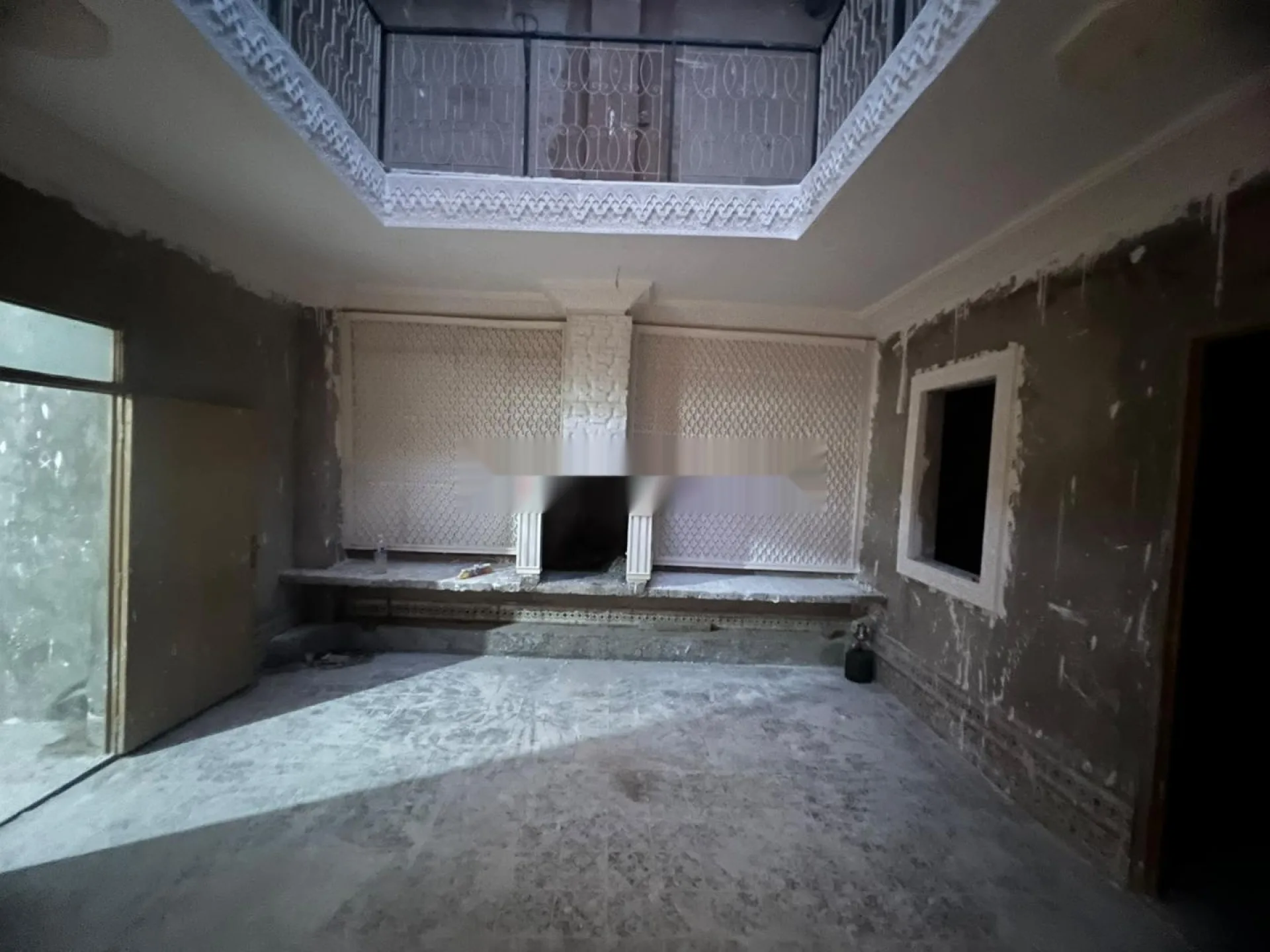 Riad semi-fini à louer