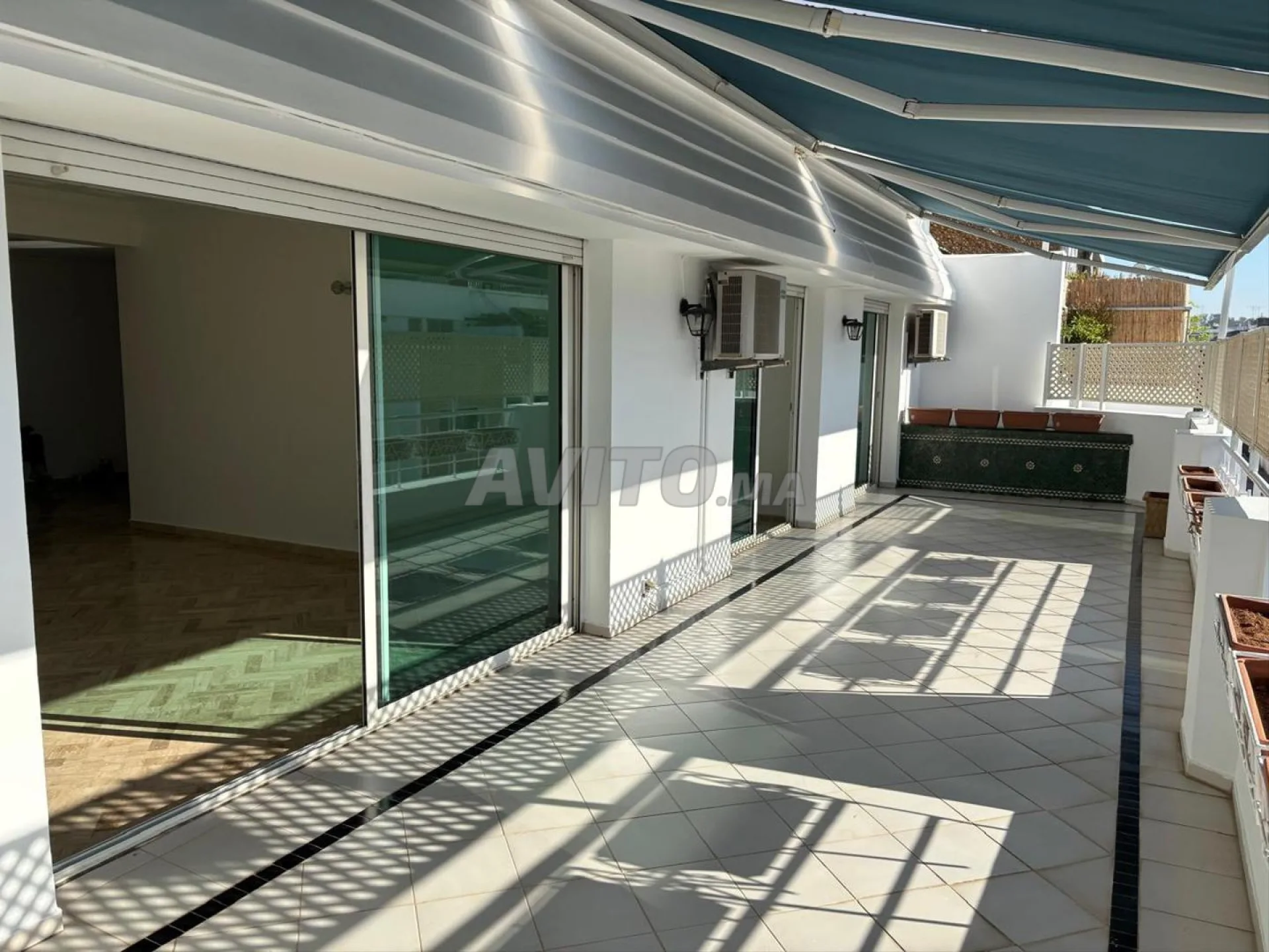 Grand appartement à louer Agdal