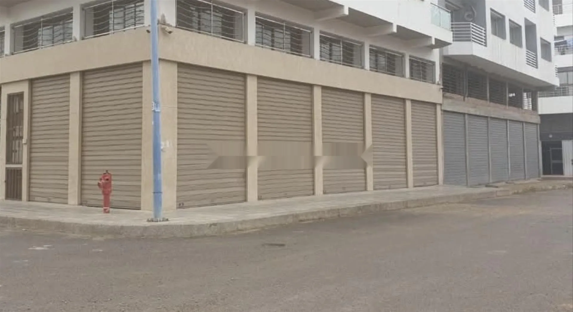 À louer - Magasin commercial de 180 m²