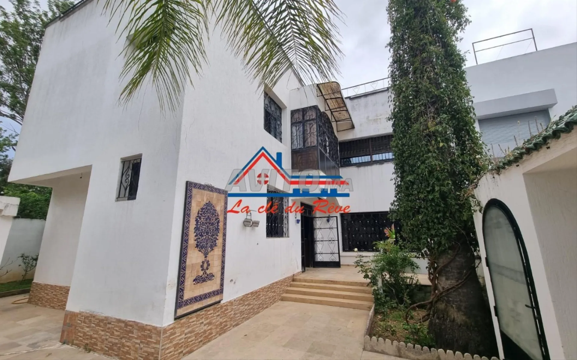 Villa de 400 m² à vendre - Hay Al Idari Rabat