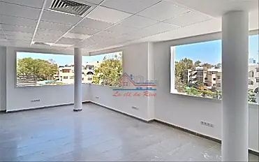 Nouveau immeuble usage bureau à Hay al Fath