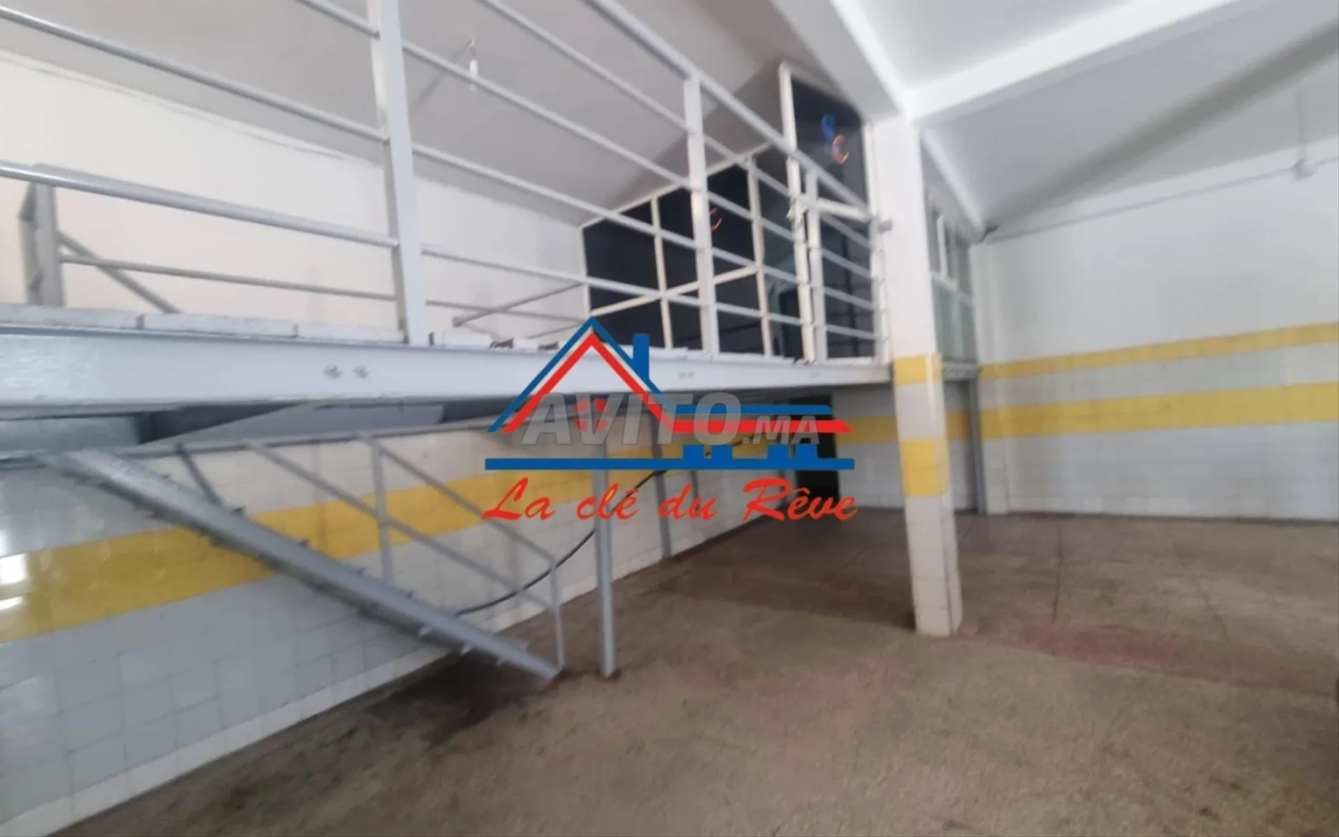 Grand Magasin de 130m2 sur Hay Menzeh Rabat