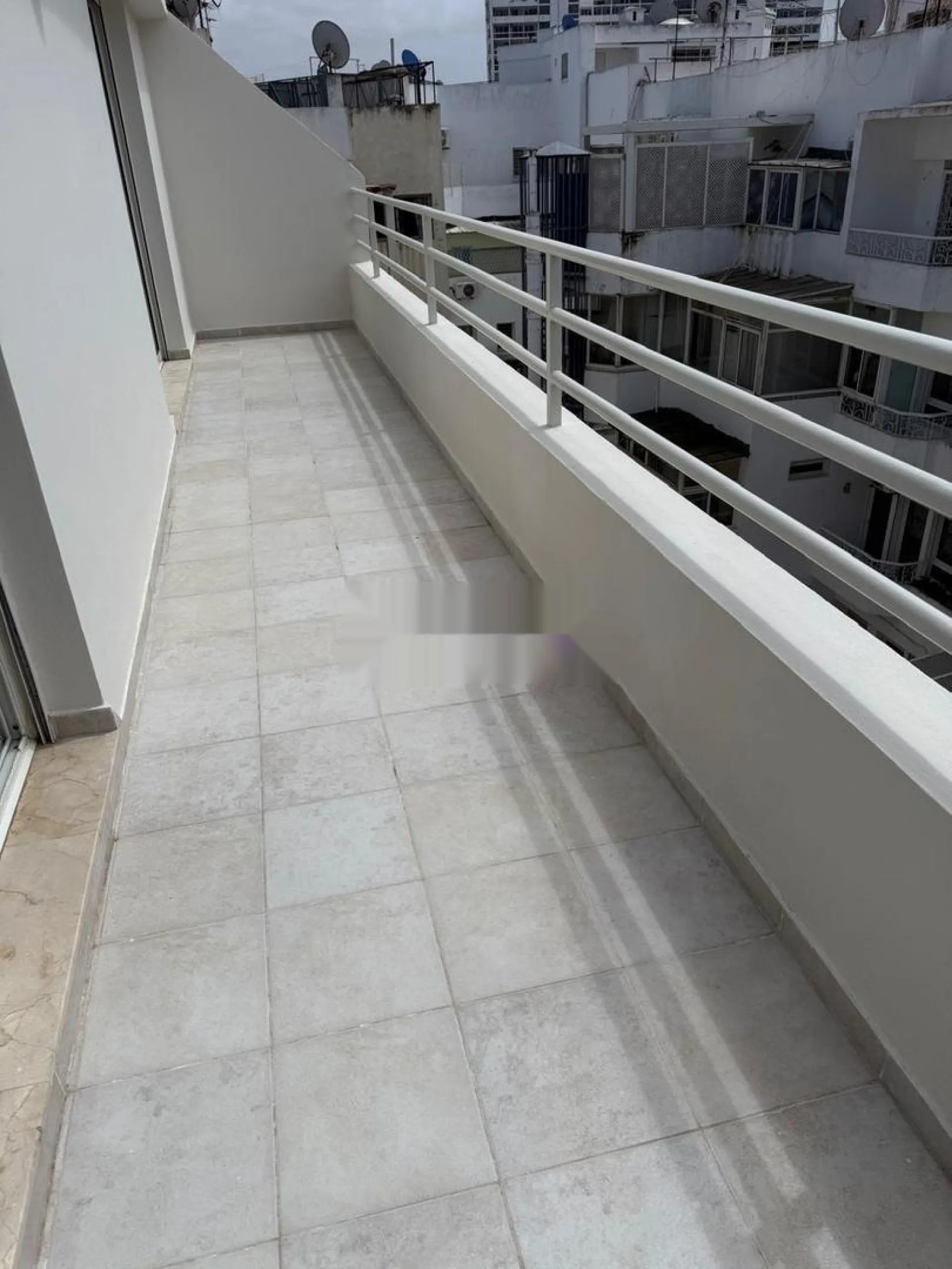 A louer appart vide 3ch Racine 220m