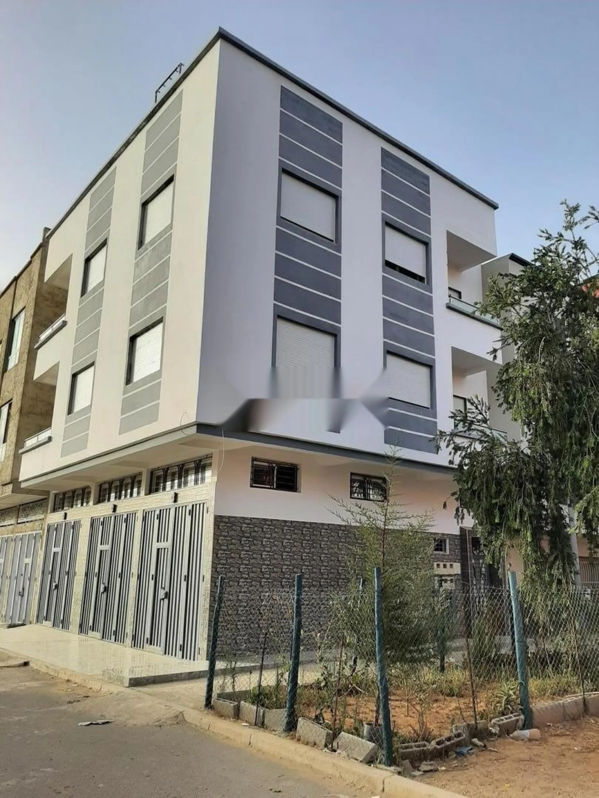 Maison neuve ensoleillée double façade