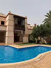 فيلا للبيع على الطراز القصبة التقليدي