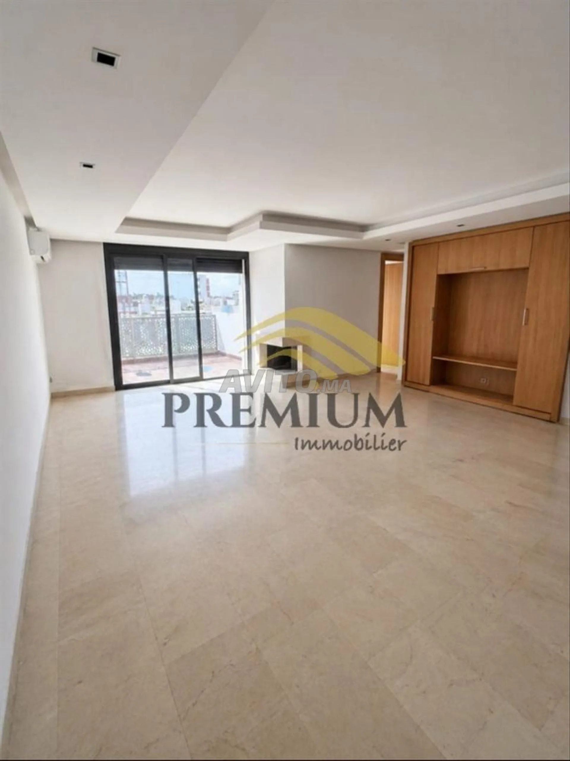 BEL APPARTEMENT AVEC TERRASSE