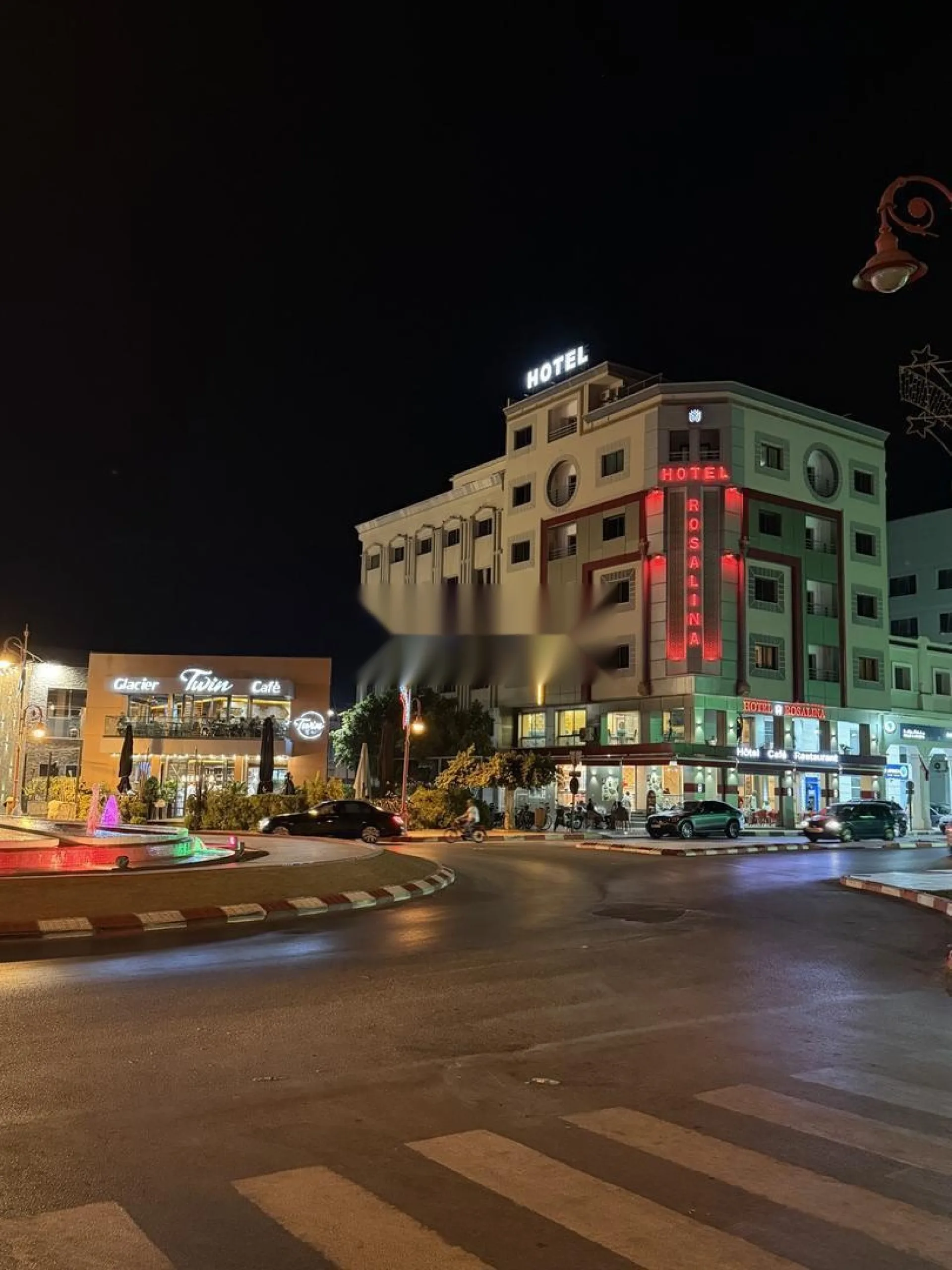 محلان تجاريان بعنوان رسمي في وسط مدينة بركان