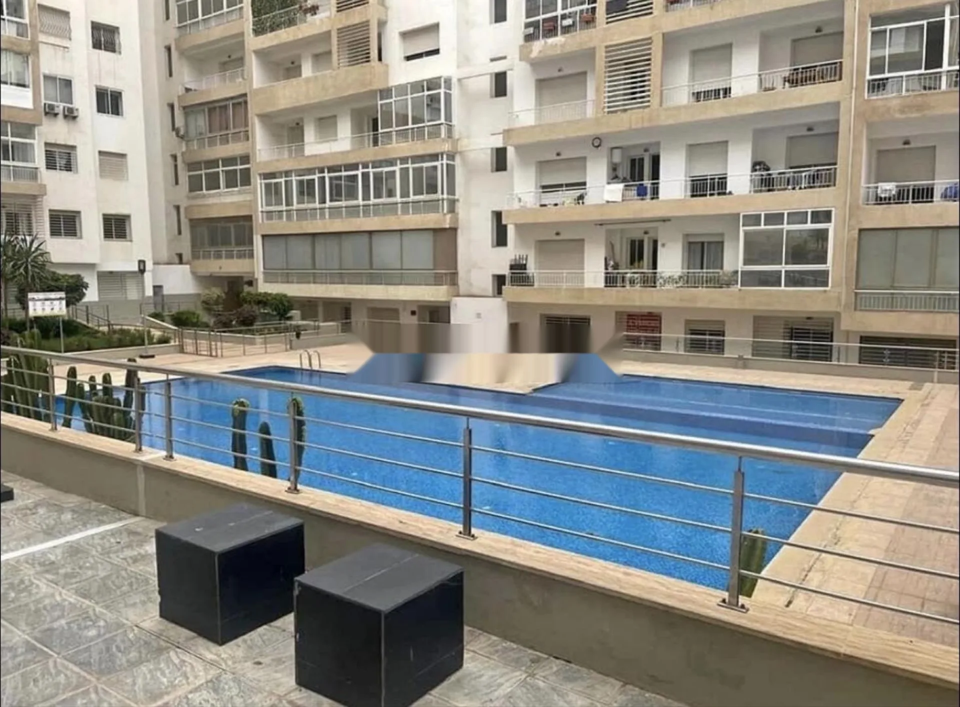 Appartement à louer à la journée avec vue sur piscine