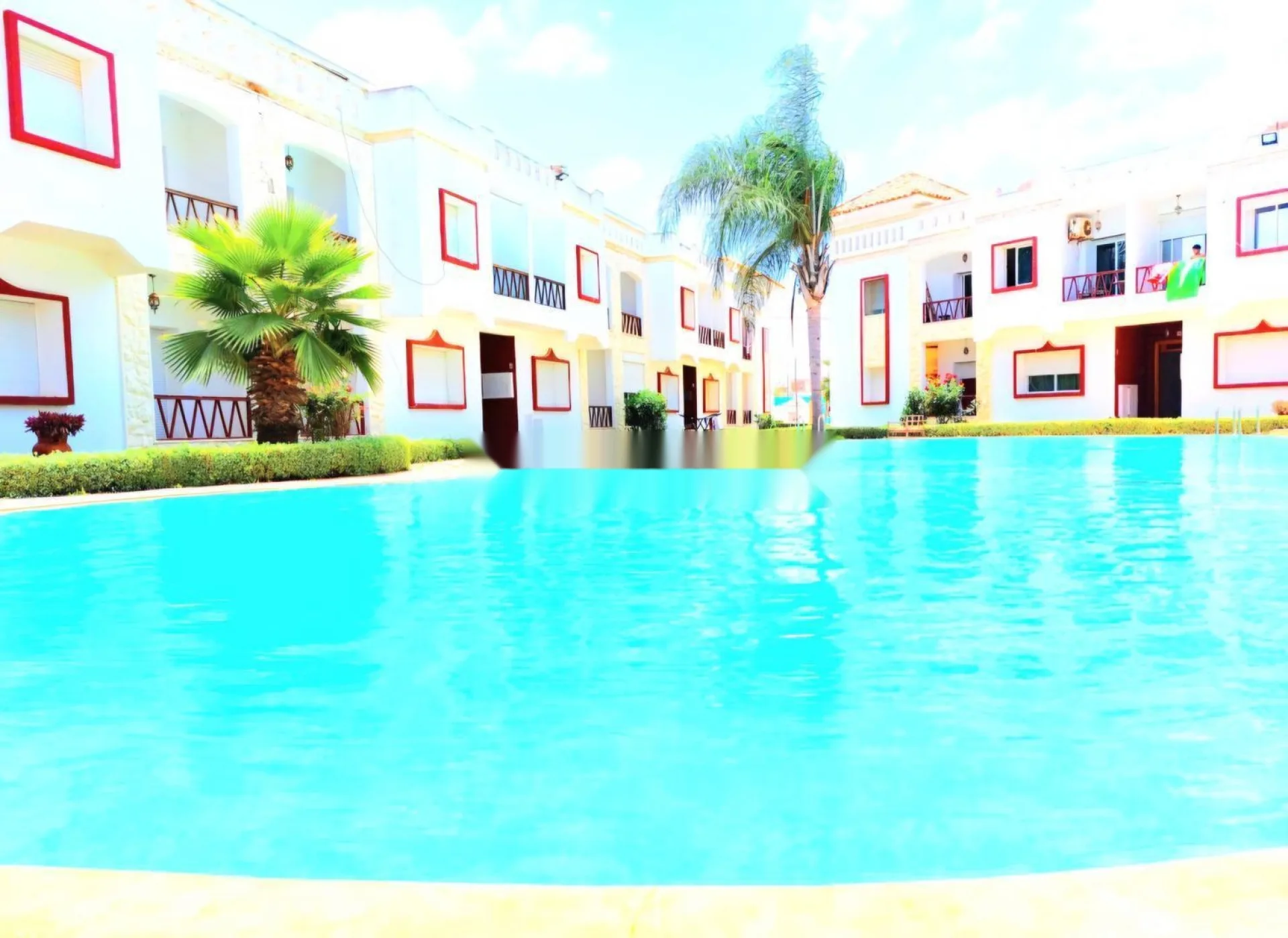 Pour les familles appartement avec PISCINE
