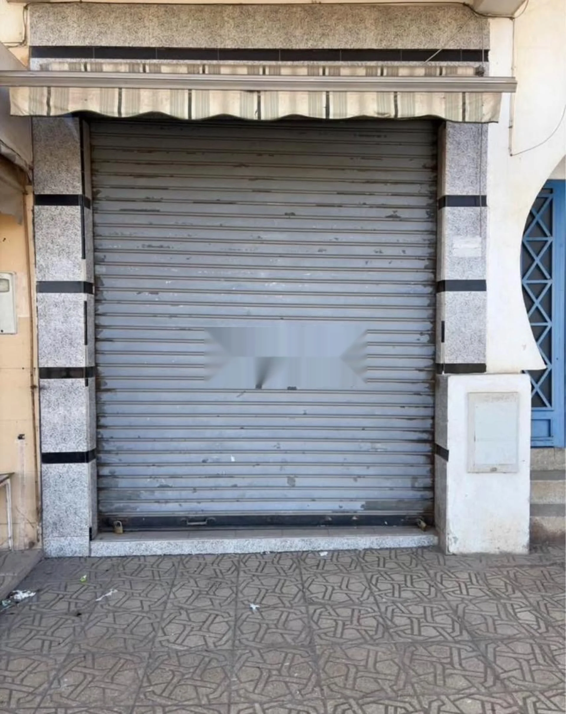 4 garages à vendre à Nador, titre magasin