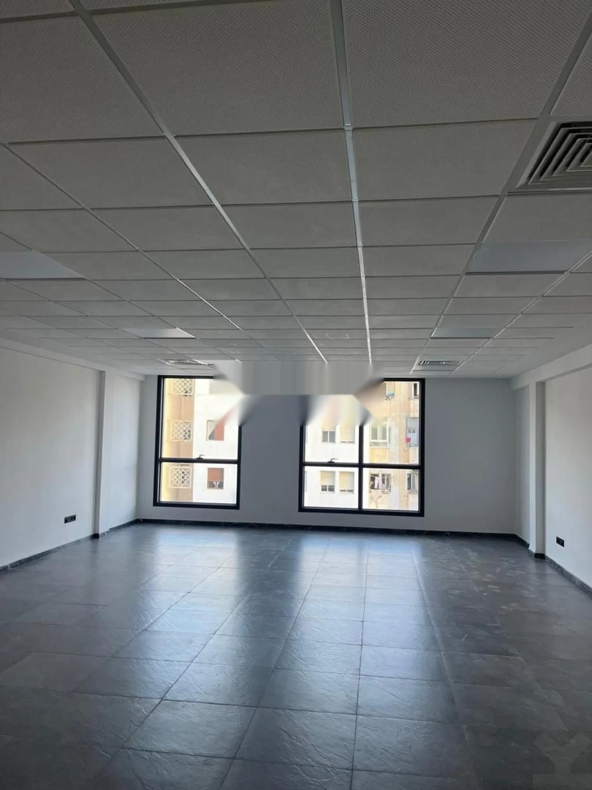 Bureaux neufs à louer Sidi Maarouf 9 000 DH/mois