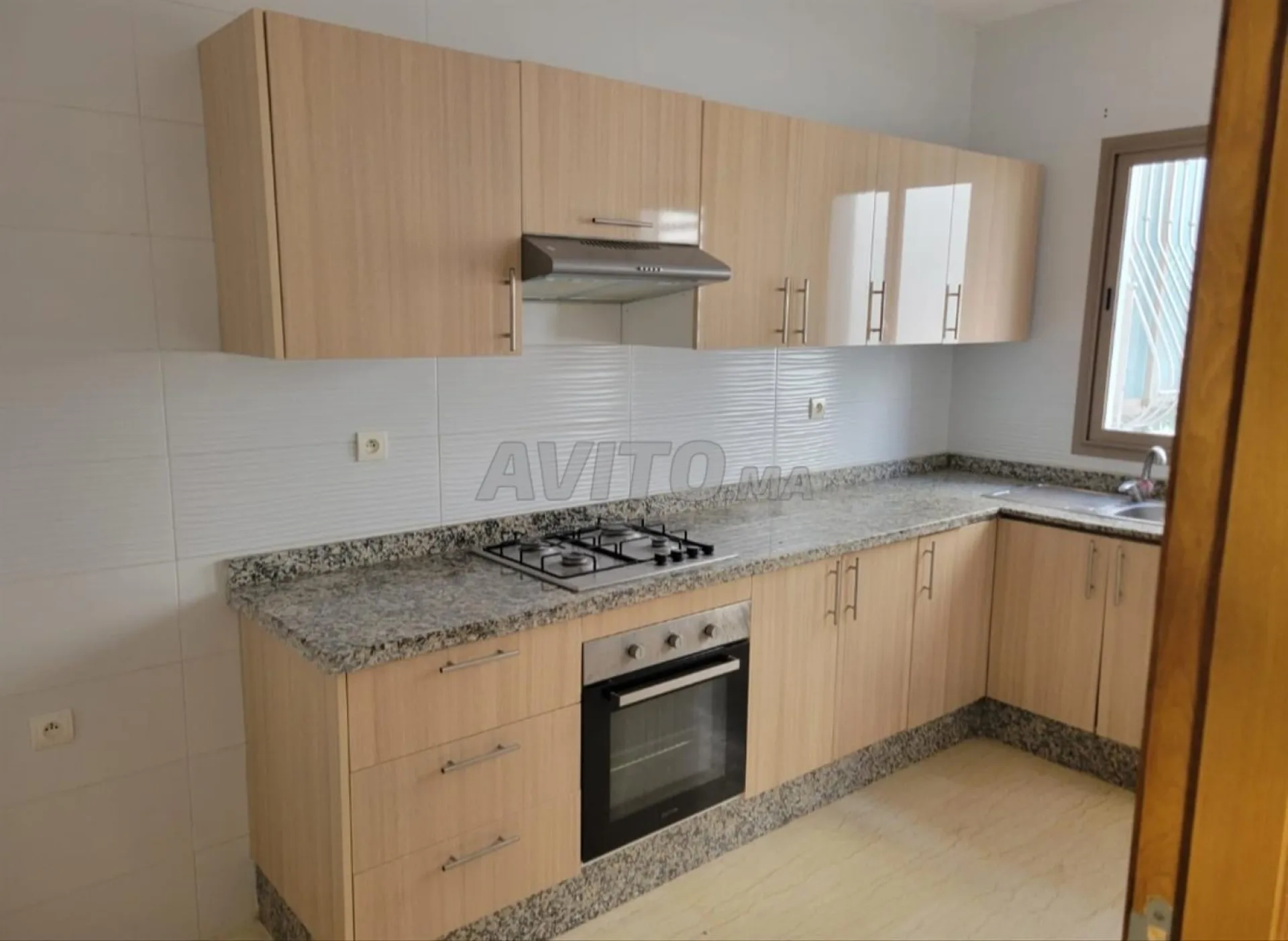 APPARTEMENT À LOUER.