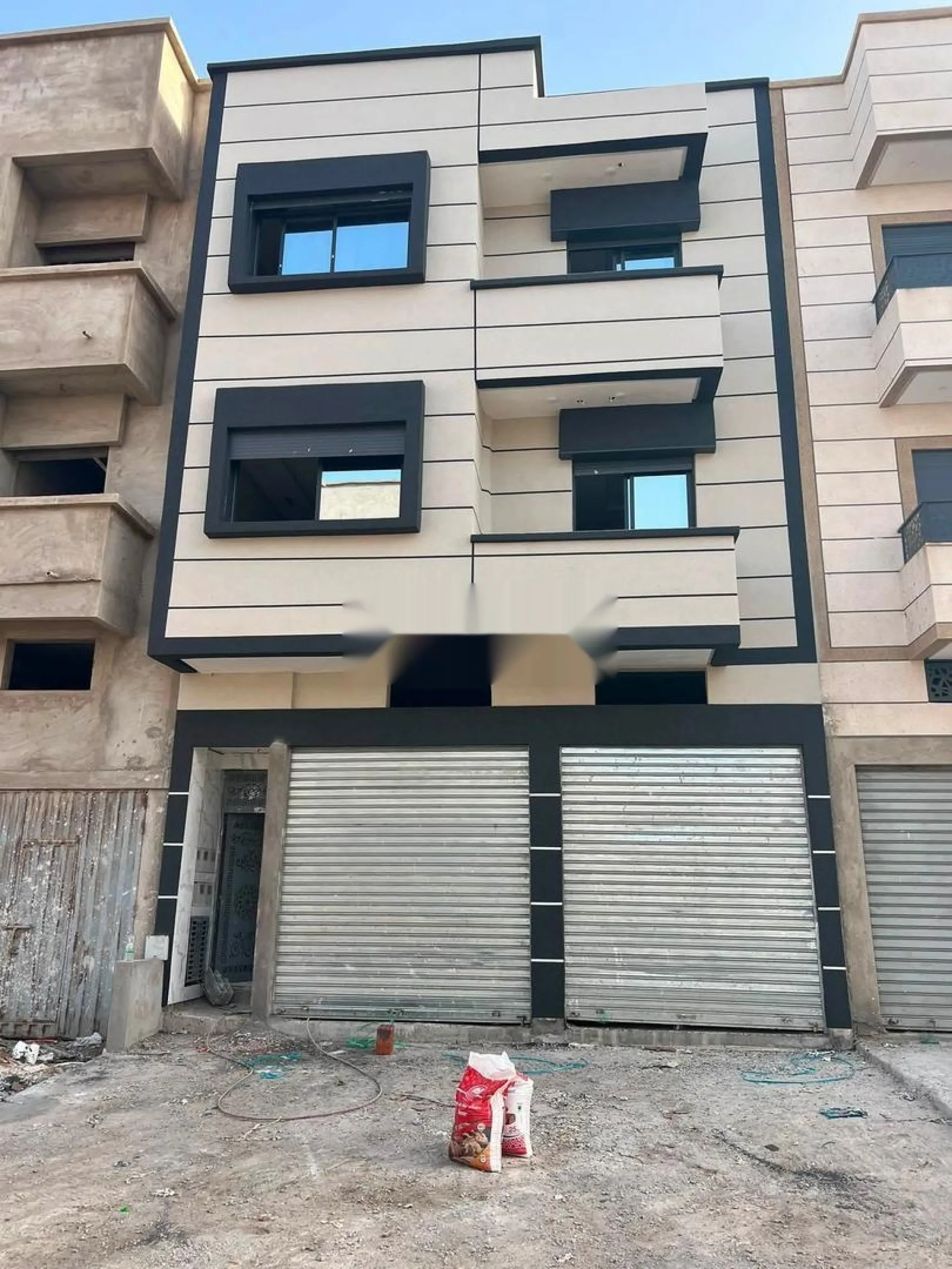 Maison commerciale au lotissement alliance mehdia