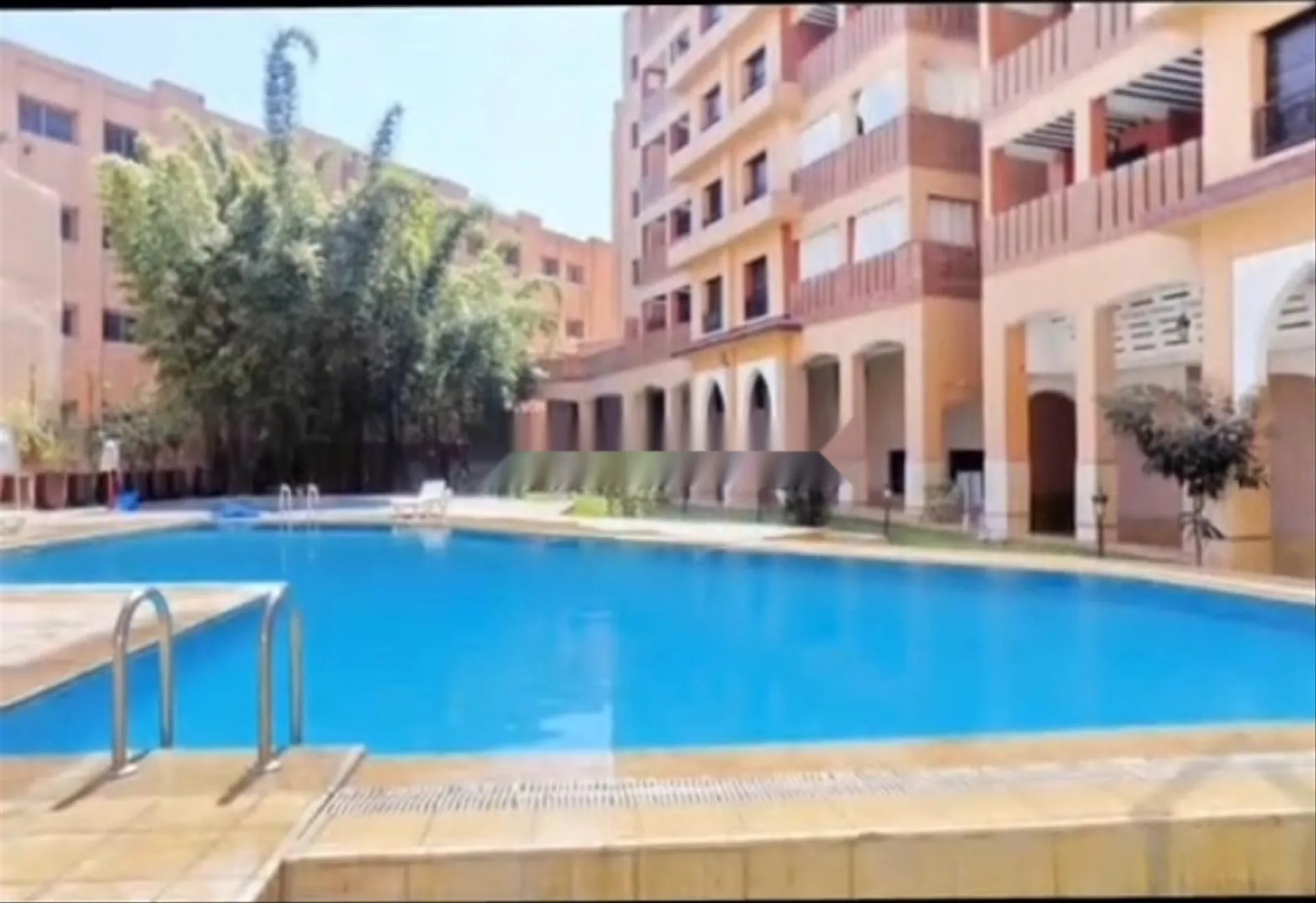 شقة جميلة مع مسبح