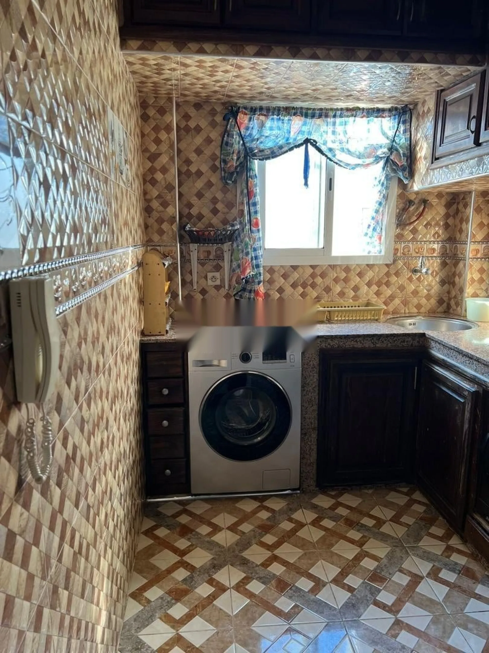 سكن مشترك للفتيات