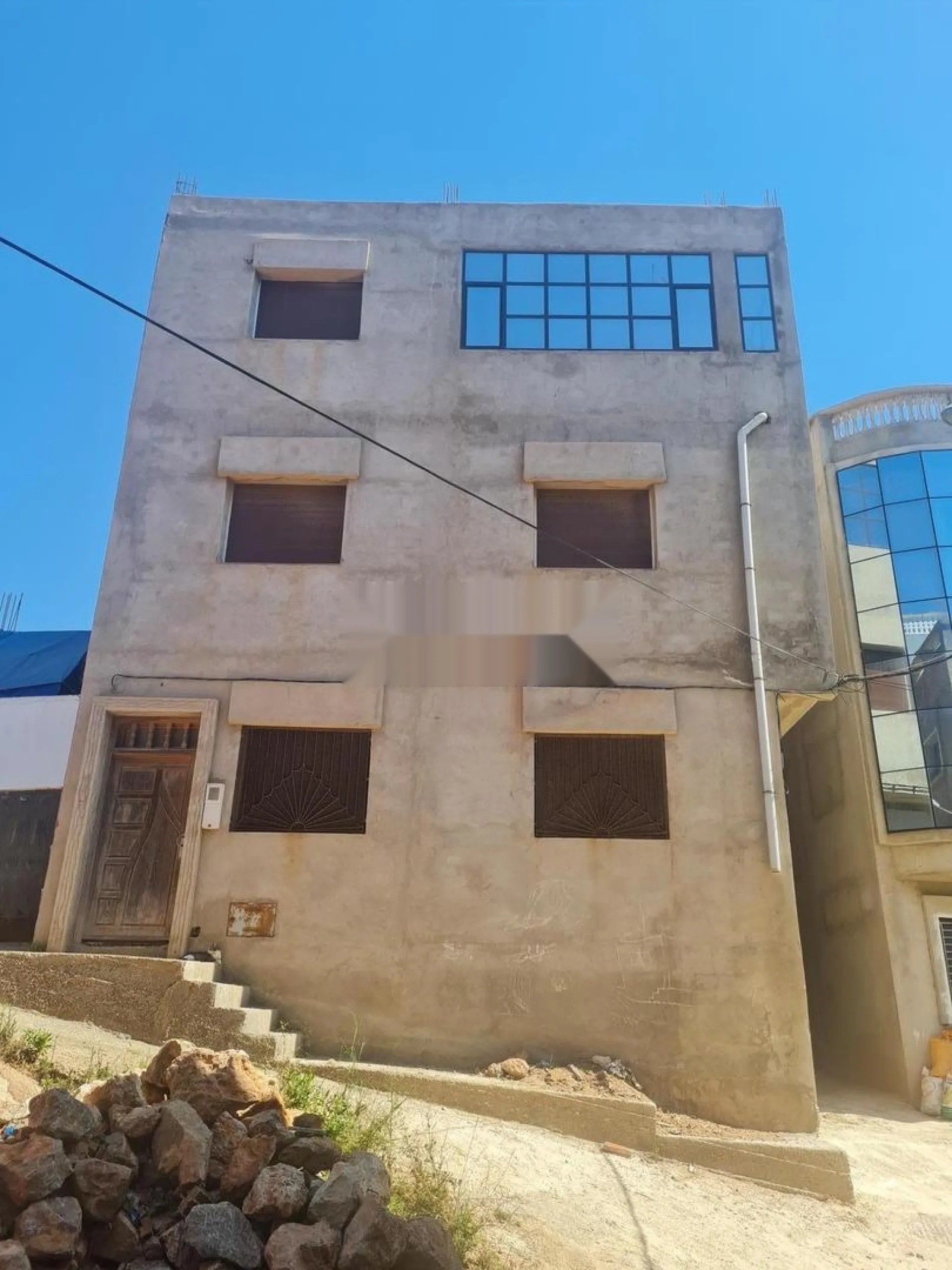 منزل مع إطلالة على البحر